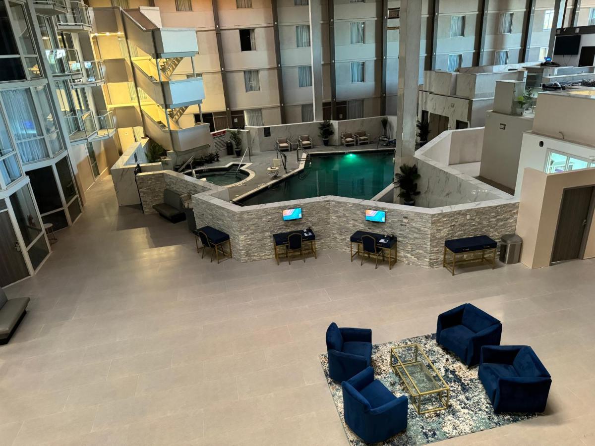 Ramada By Wyndham Dfw Airport Hotell Irving Exteriör bild