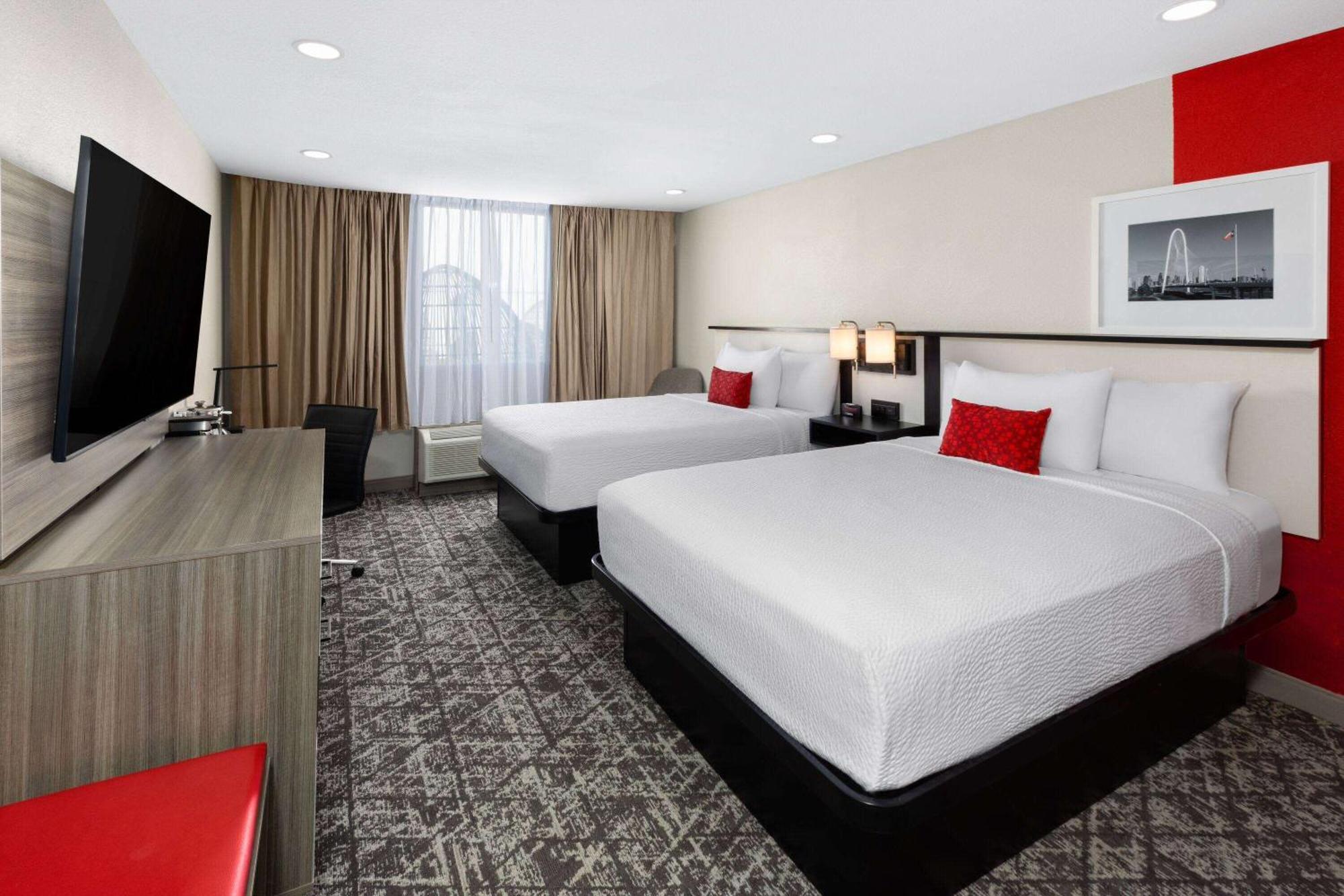 Ramada By Wyndham Dfw Airport Hotell Irving Exteriör bild