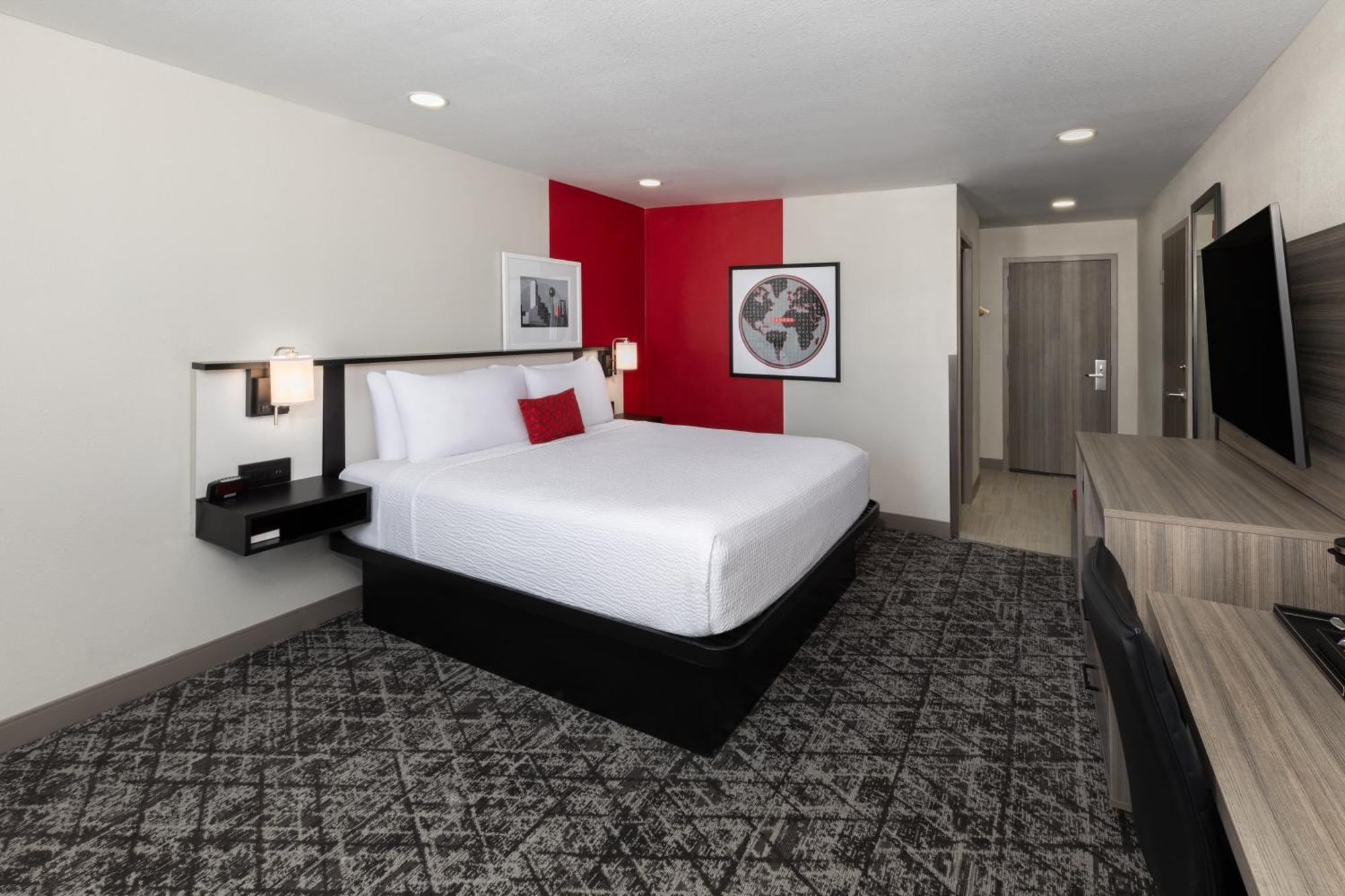Ramada By Wyndham Dfw Airport Hotell Irving Exteriör bild